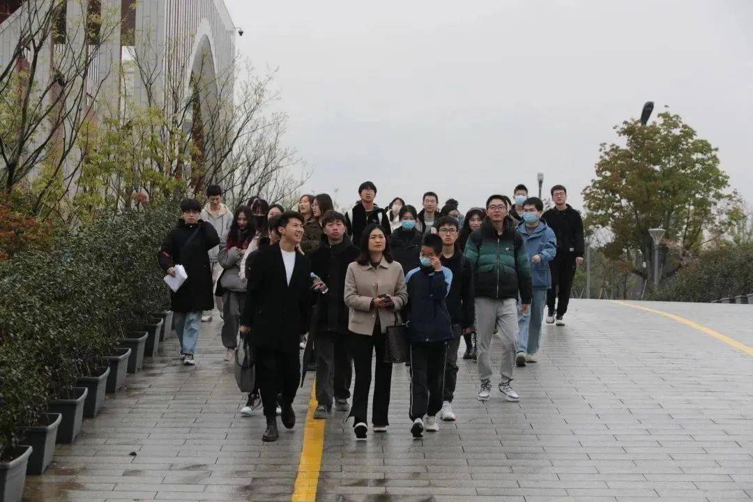 湖心逃光之旅｜亘美班 3 月主题活动之春访西湖大学