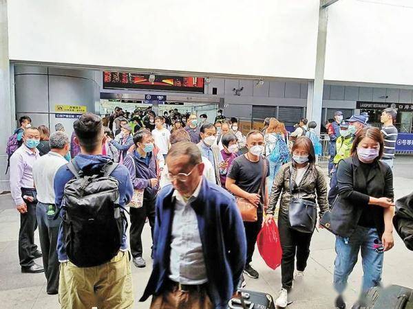 港人假期“北上”旅游 那些内地APP下载量飙升