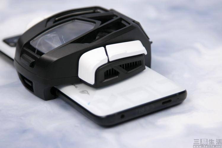 ��ѶROG��Ϸ�ֻ�7 Pro���⣺��ֹӲ�ˡ�������������