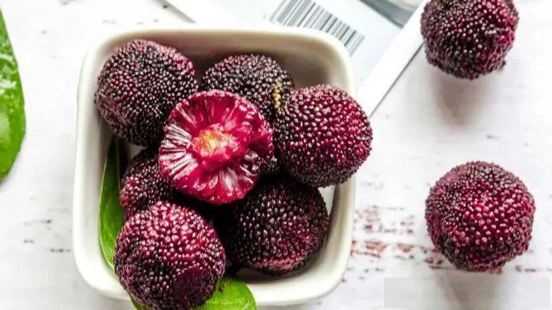 又到了吃杨梅的季节！杨梅有虫能不能吃？该怎么吃？