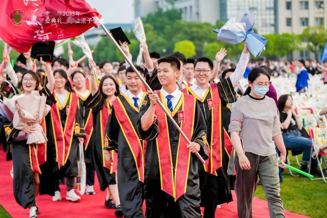 补办！东大1265名往届学子，圆梦！