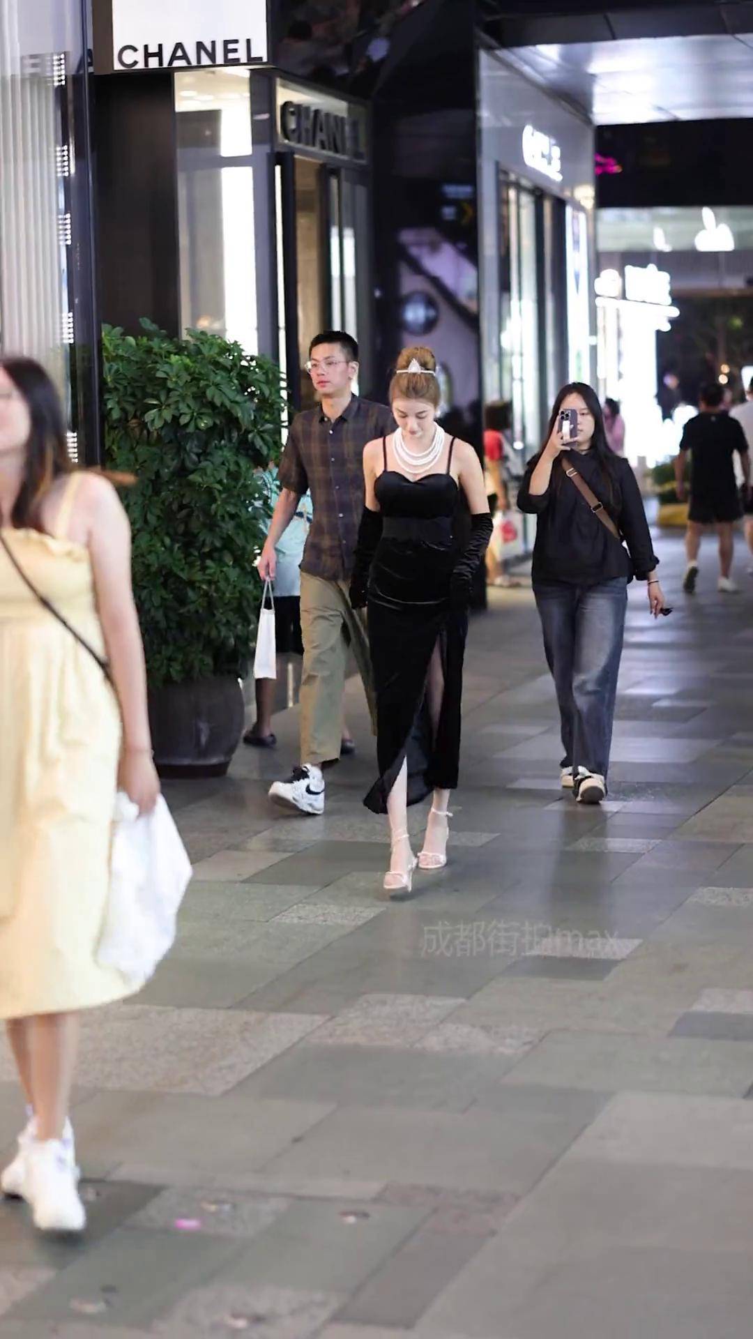 来自郁金香国度的一位小姐姐。完美身材 大长腿 御姐 乔廷Serena瑟琳娜
