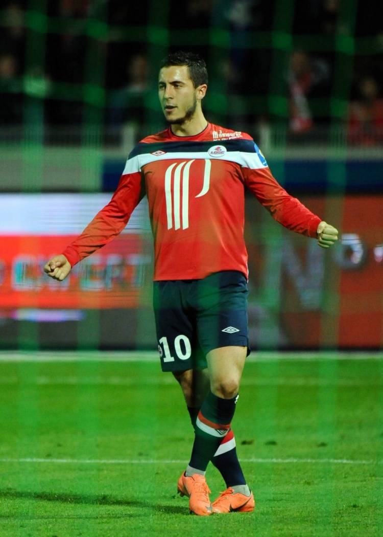06-07赛季年来，阿扎尔是唯一法甲单赛季参与35球的非巴黎球员