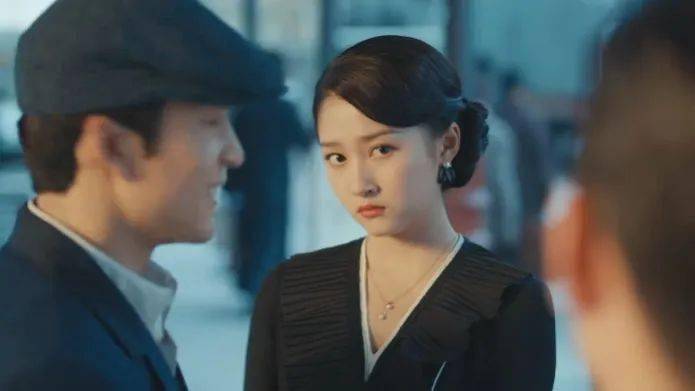 《梅花红桃》:民国版狼人杀,黑白难辨,迷雾重重 《梅花红桃》:民国版狼人杀,黑白难辨,迷雾重重