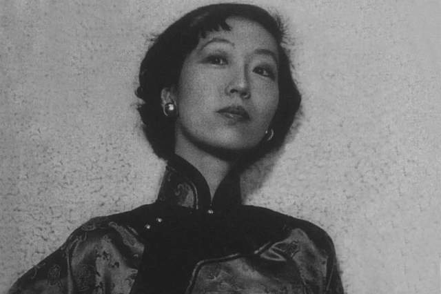 通向歷史以外/通向历史以外 梁秉鈞,葉輝,黃愛玲/梁秉钧,叶辉,黄爱玲 6ee584626a6145c3bcc1010212ad5c