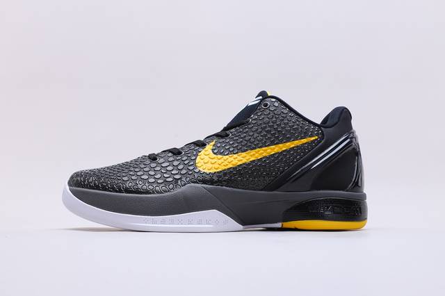 科比5代黑金蛇皮纹高端篮球鞋!