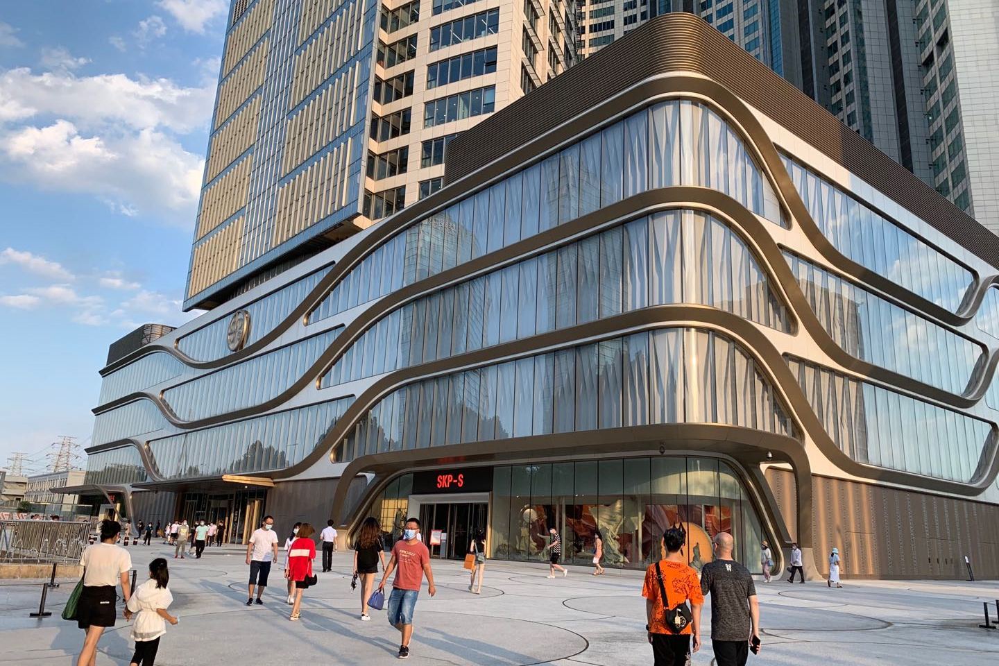 北京最著名的烂尾楼现在是北京最高档的商场了