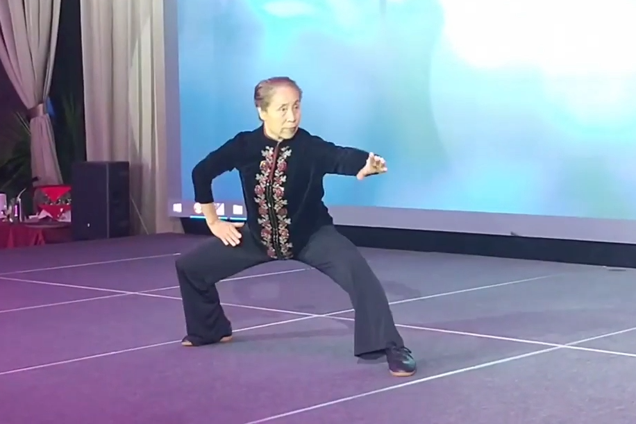 武术名家苏自芳老师演练的八卦掌从学于武术家沙国政何福生等