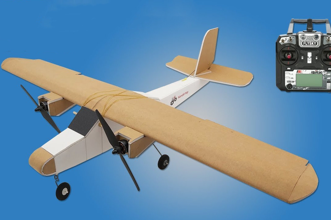 教你如何用纸板制作双引擎遥控飞机模型