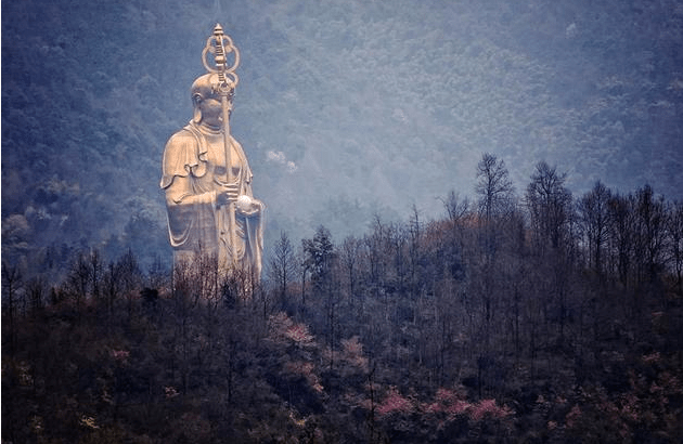 价值15亿的菩萨像,凉了!造价不输中原大佛!游客:拜不起