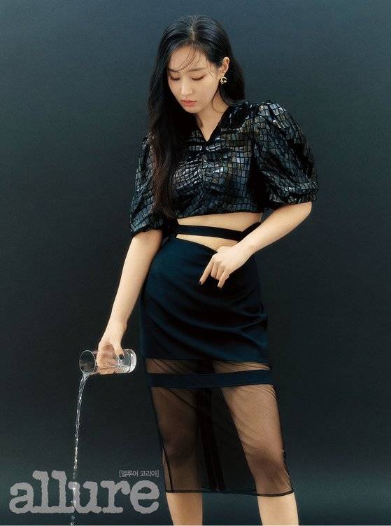 权侑莉最新杂志写真曝光                  搜狐韩娱讯权侑莉近日受邀