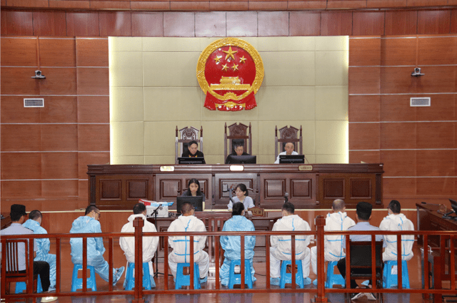 潜山法院   被告人陶某等恶势力团伙案件一审依法公开宣判