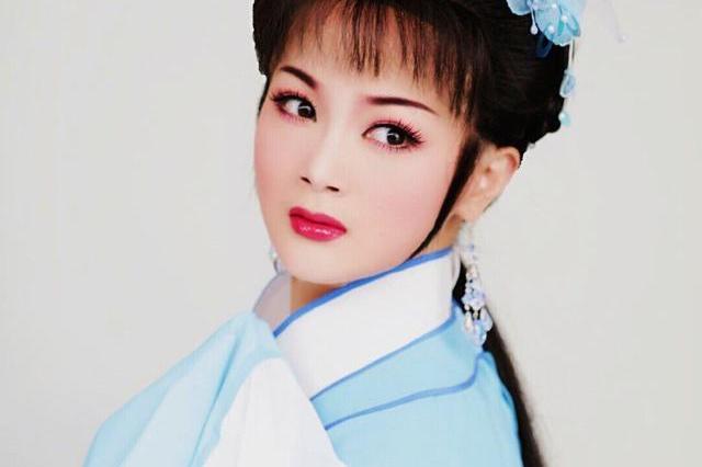 潘前卫死皮赖脸追越剧花旦裘丹莉,狂追半年被接受,自称有夫妻相