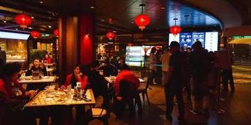 扛不住了！茶咖品牌已开始“卷”24h经营！餐饮人真的好难.......