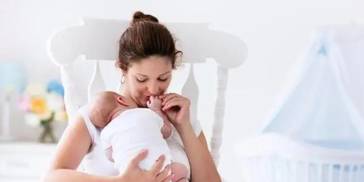 “宝宝还小，不能竖着抱”，这个说法对吗？