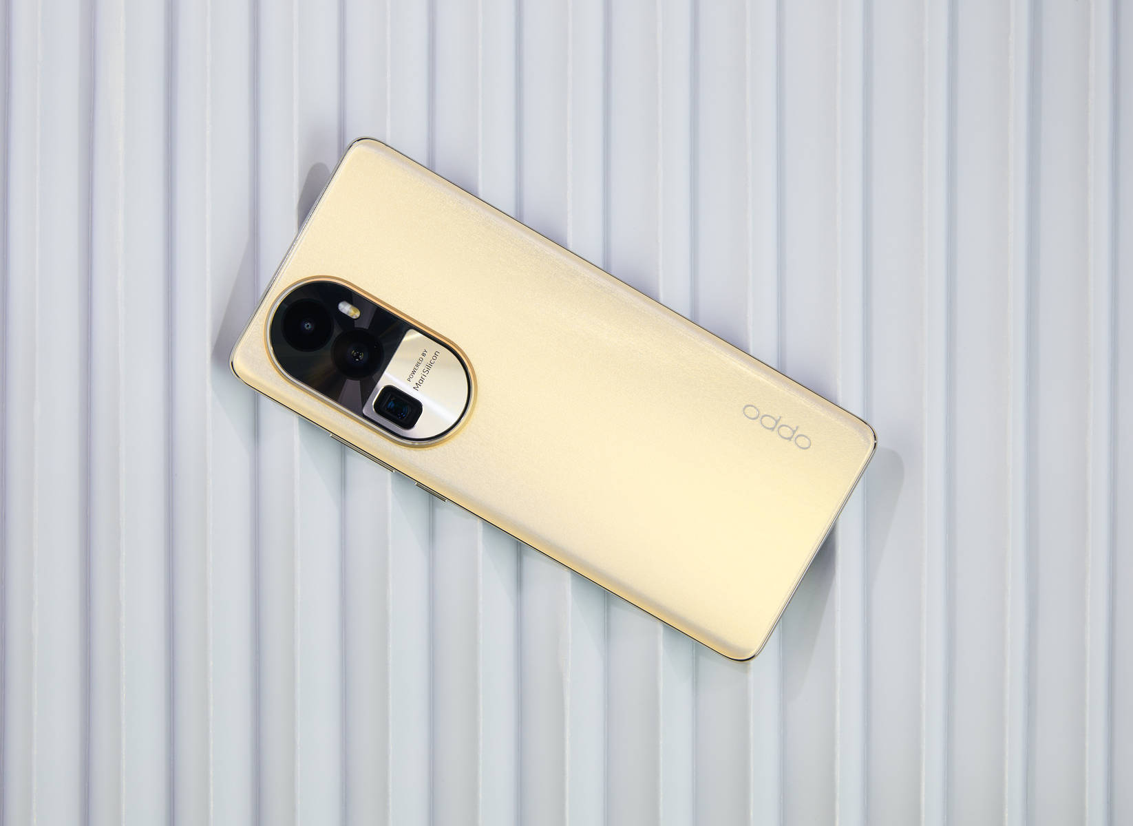 opporeno10pro图赏最轻薄的潜望长焦手机