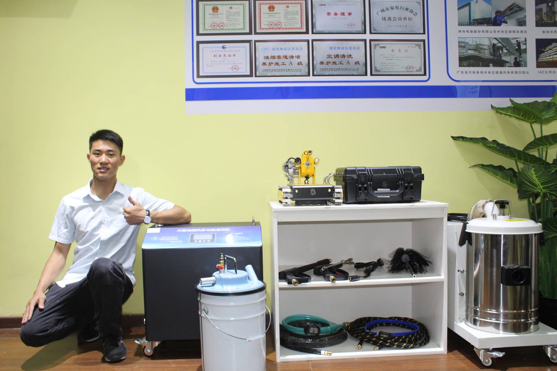 荣匠科技油烟管道清洗机器人-搜狐大视野-搜狐新闻