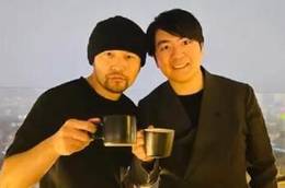 周杰伦晒与郎朗合照 感谢他演奏钢琴曲