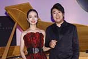 郎朗与吉娜出席音乐会 合奏钢琴曲超恩爱