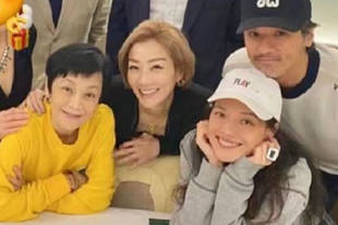 郑秀文与张艾嘉聚会 舒淇冯德伦恩爱现身