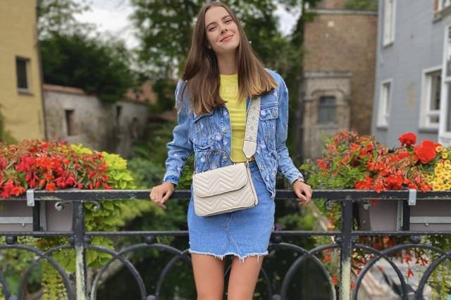 世锦赛跳高美女冠军马休奇克抵达厦门参赛