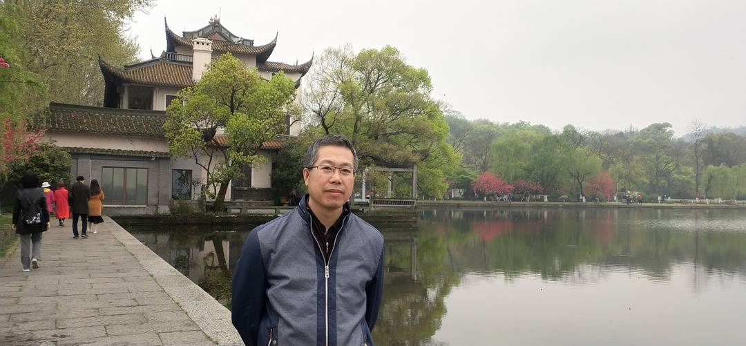 迟鸿罡(迟洪刚),字亦开,职业画家.