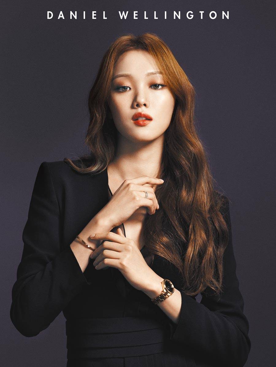 女韩星大蜕变李知恩金泰妍雪炫公开童年照