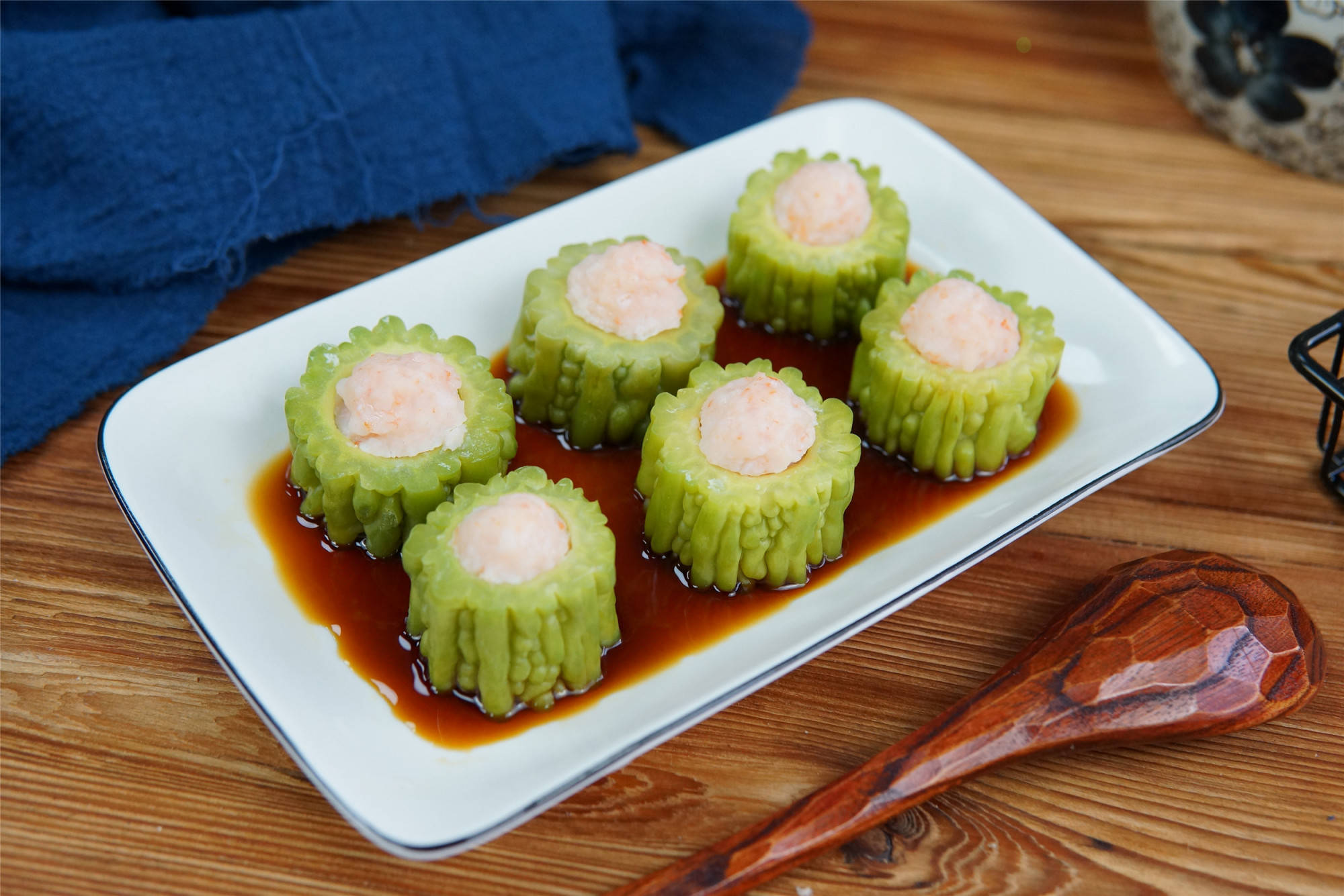 明天小满,要多吃此瓜,塞点肉馅蒸一蒸,营养解馋,清热解暑_苦瓜