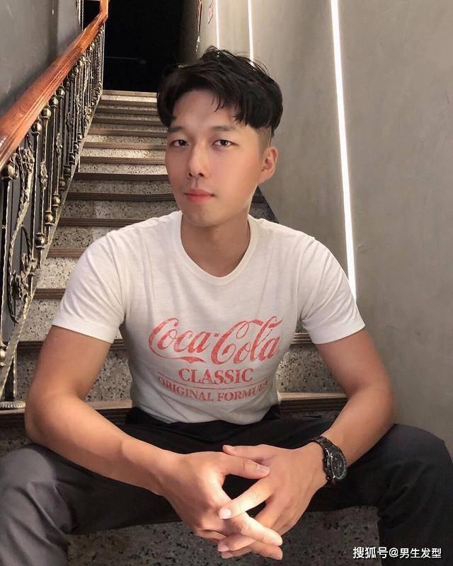 男人25岁后别剪锅盖头留好这几款发型清爽阳光特别帅气