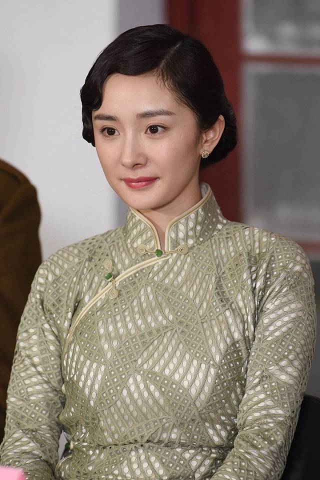 韫色过浓张予曦旗袍美炸10位旗袍女郎赵丽颖优雅鞠婧祎仙