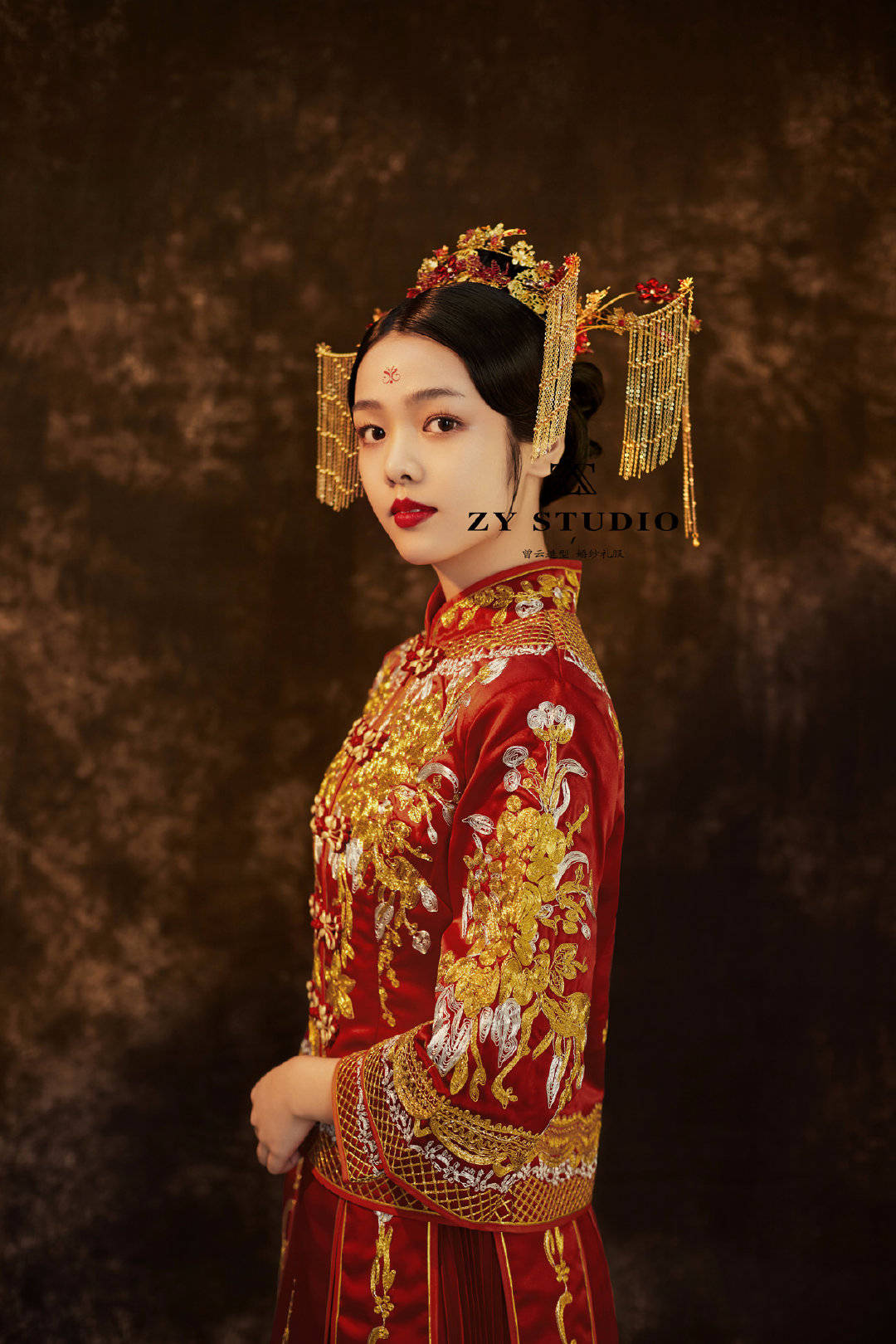 婚礼中式风格一直是大众关注焦点,作为造型师,如何让你的新娘拥有专属