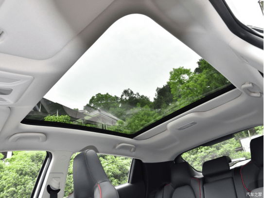 大天窗太给力了性能当然了,前面那些都是买车的辅助考虑,最重要的还是