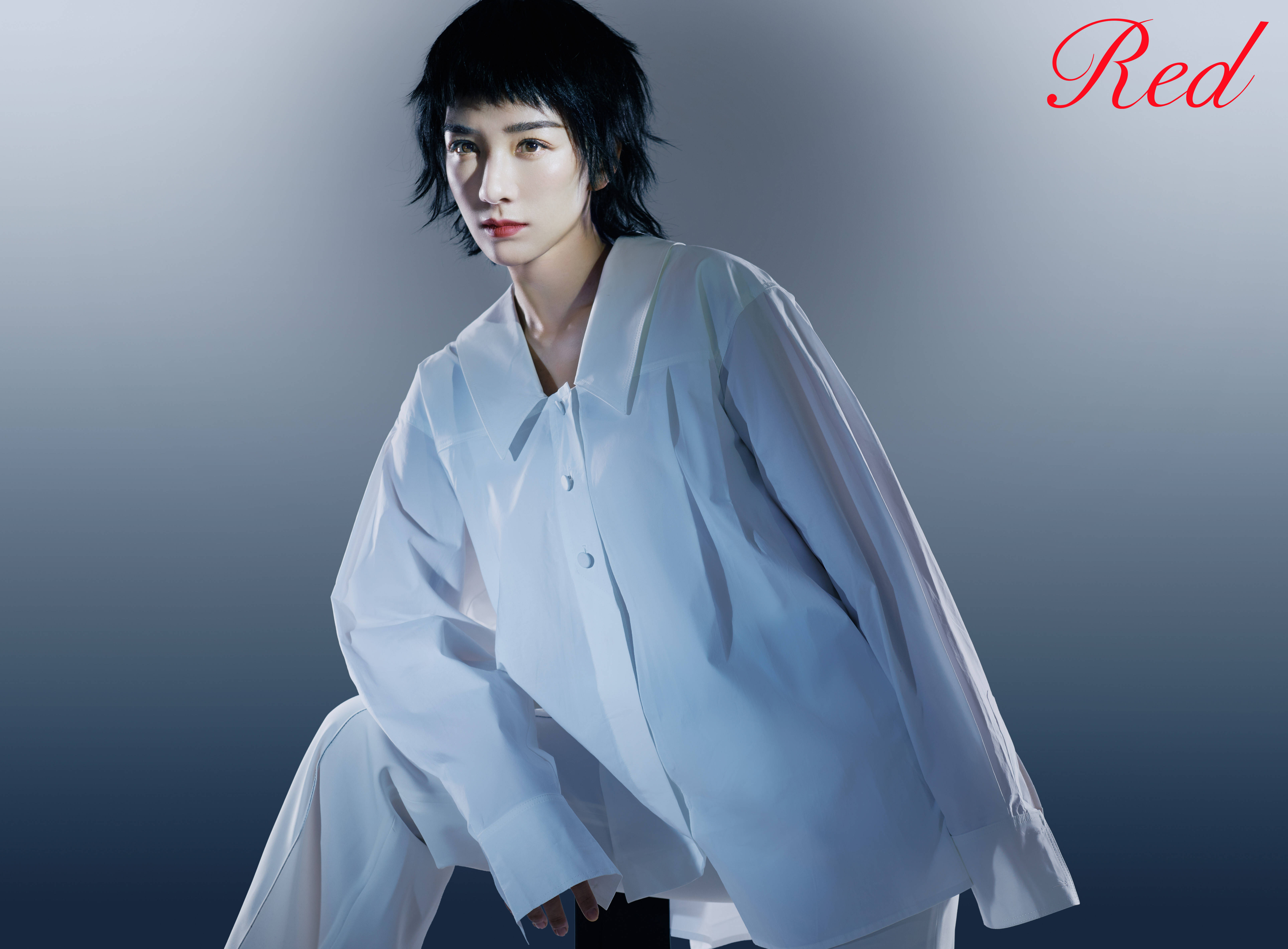 黄奕登《red》5月刊封面 短发造型帅气吸睛