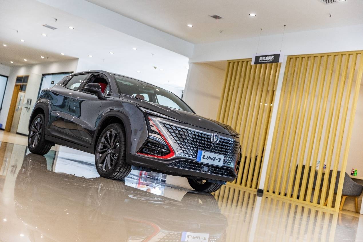 长安unit实车到店官方预售价1159万1359万元
