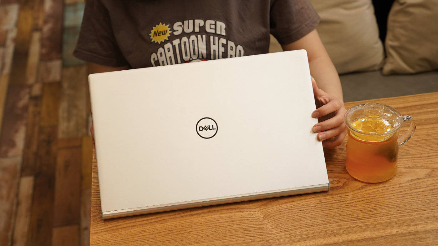 人气王戴尔灵越7000上手体验轻快还能打内容创作者的得力助手