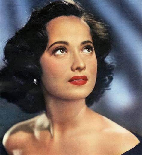 为掩盖出身,她认外婆当妈认妈为姐,为漂成白人几乎毁容_梅尔·奥勃朗