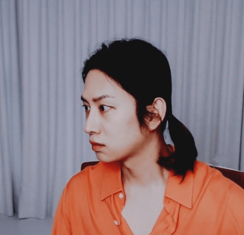 金希澈直播变身tony老师双马尾丸子头轻松驾驭