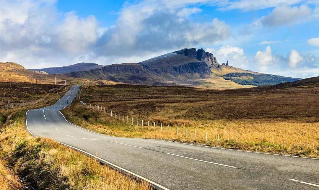 原创苏格兰天堂岛离天空最近的地方岛上居民住着五颜六色的房子