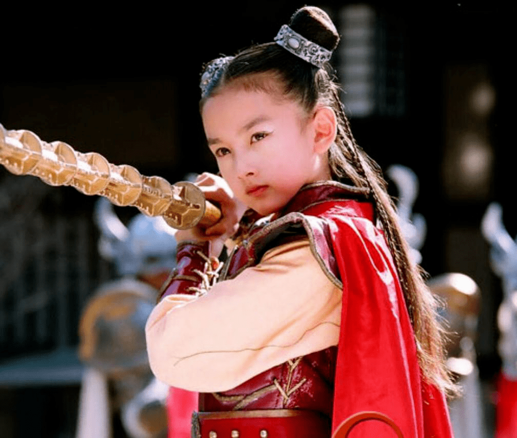 原创哪吒成童星必经之路,有人新剧未播先糊,他无戏可拍却豪车遍地