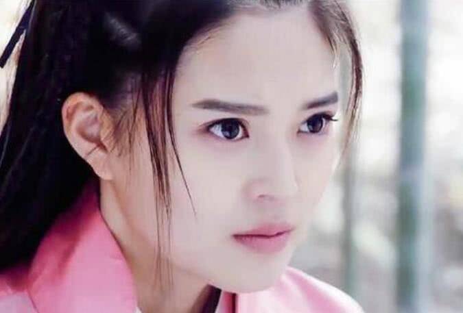 李依晓,在《锦绣未央》中是正牌的李未央,虽然戏份不多,但却让人记忆