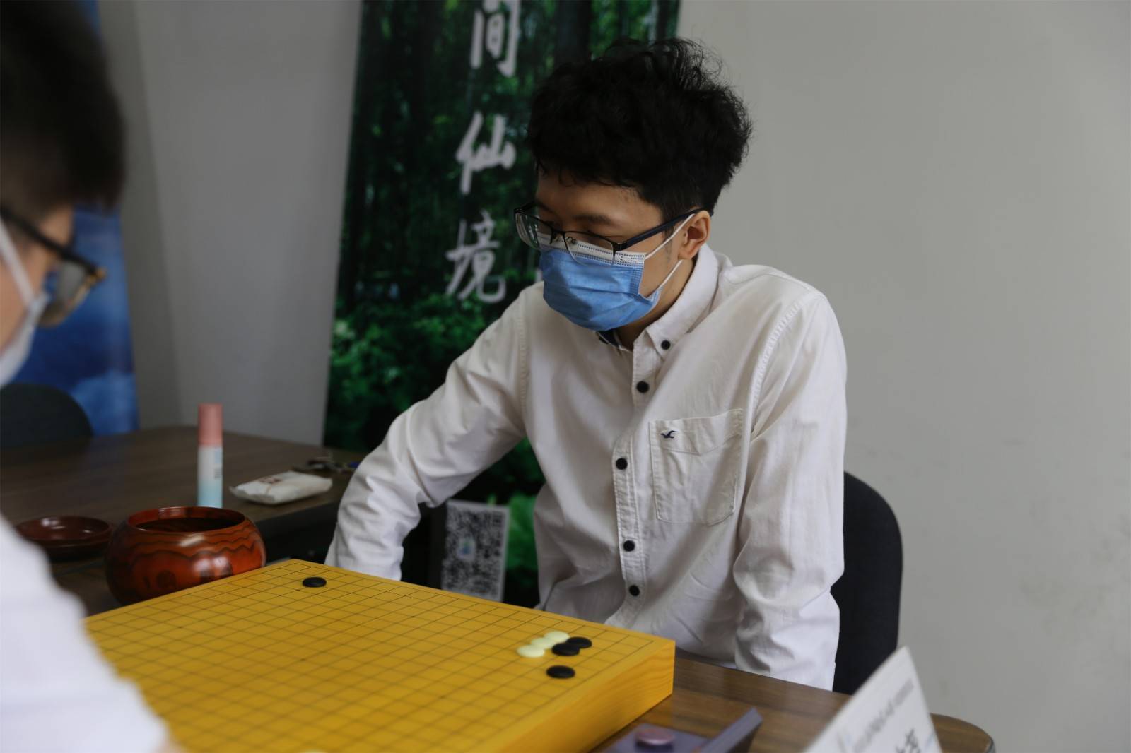 世冠再落马棋圣战彭立尧掀翻杨鼎新