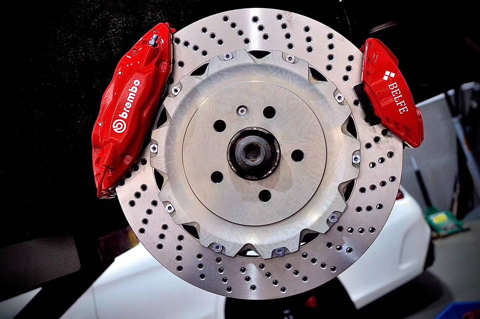 保时捷macan刹车改装brembo前六后四刹车套装电子卡钳双卡钳