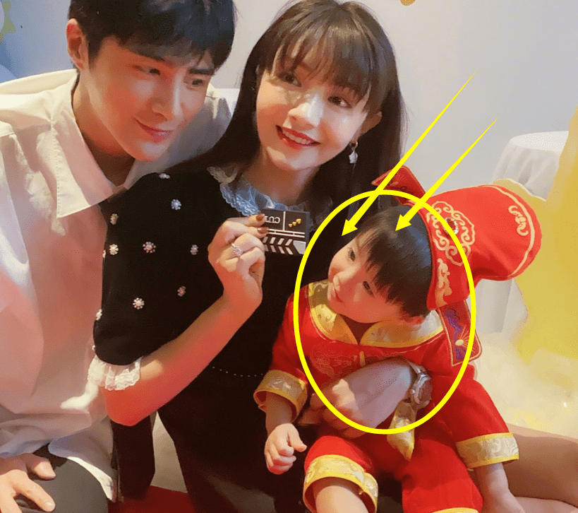 原创有种"神仙颜值"叫姜潮儿子,光随父母优点长,仅仅1岁就帅到犯规