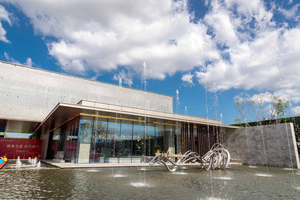 三十五载高瞻远瞩太原华侨城天鹅堡启售火爆龙城