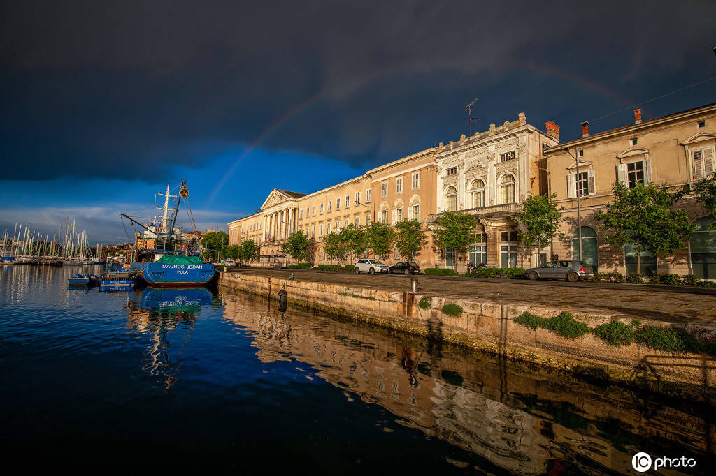 克罗地亚普拉:雨后黄昏 天空美丽而纯净
