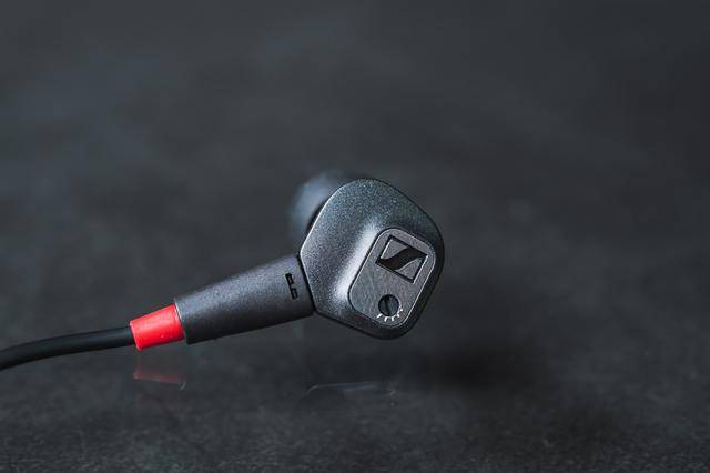 森海塞尔ie 80s入耳式耳机评测:宝刀未老,经典依旧_人声