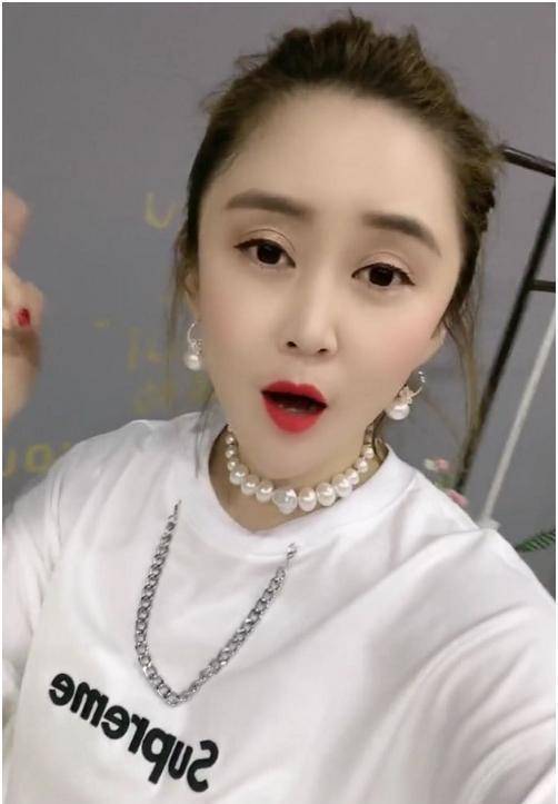 赵本山55岁爱徒王长贵,娶了女儿香秀的闺蜜,比自己还小19岁_王小宝
