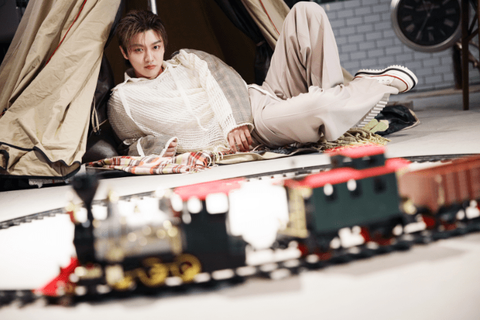 申源浩新单曲trustme27日上线用富有感染力的声音传达真心