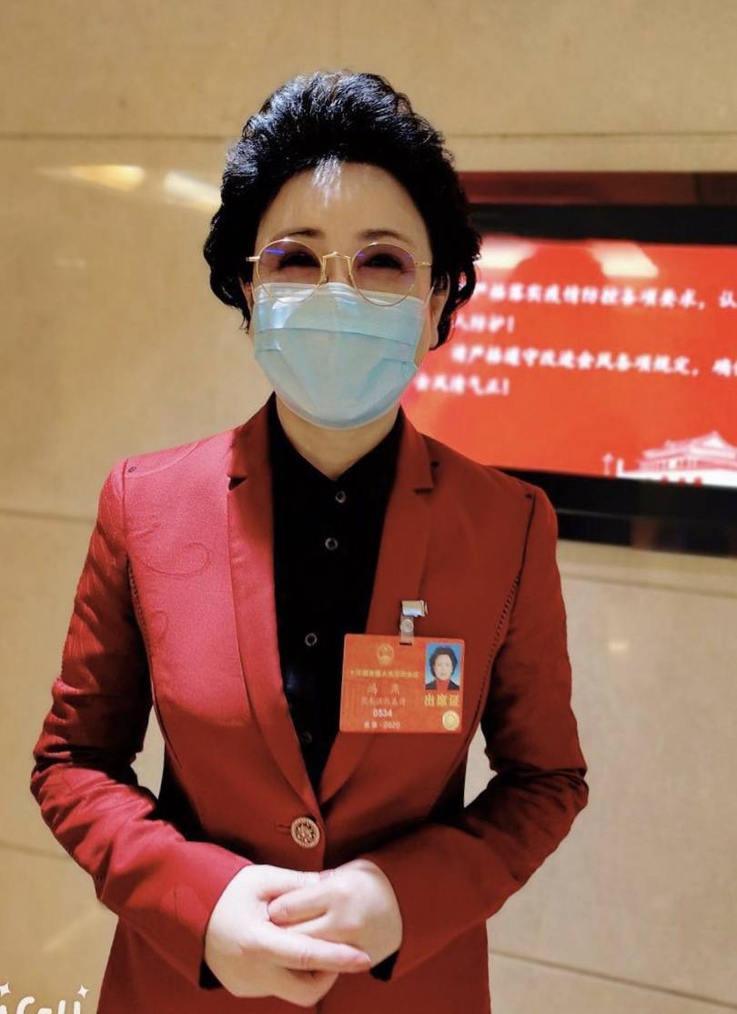全国人大代表冯燕大力发展轻工制造业为龙江经济持续发展注入新动力