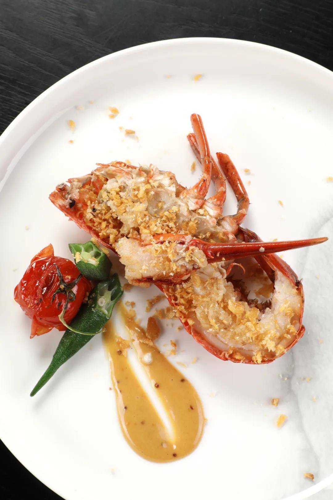 铁板蒜蓉焗龙虾